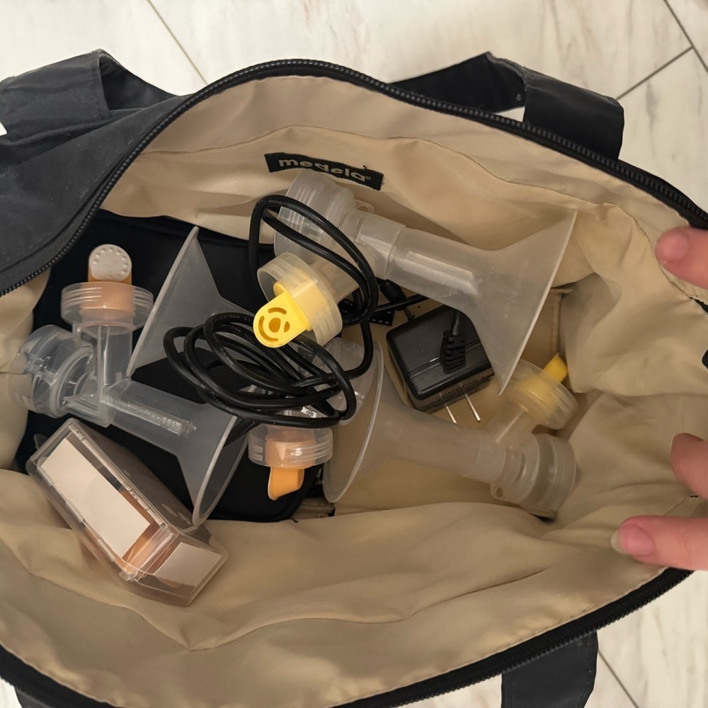 Medela pump advance breastfeeding pump baby